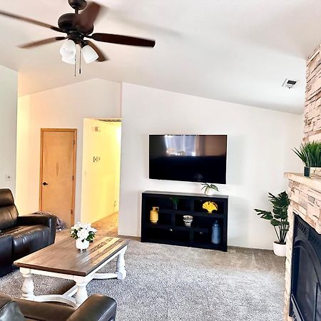 Hot Tub! King Bed-Firepitt-Near Airport& Freeway Villa Medford Luaran gambar