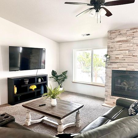 Hot Tub! King Bed-Firepitt-Near Airport& Freeway Villa Medford Luaran gambar