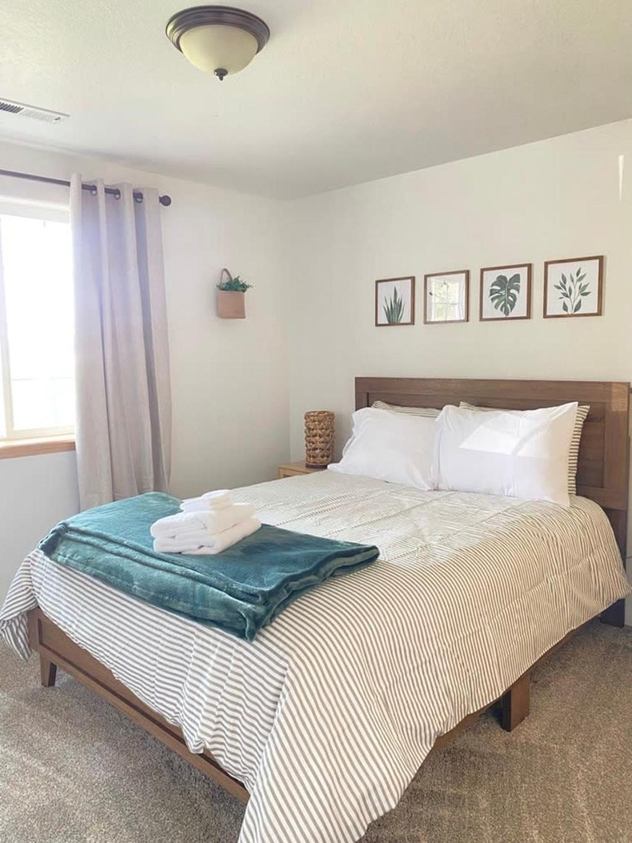 Hot Tub! King Bed-Firepitt-Near Airport& Freeway Villa Medford Luaran gambar